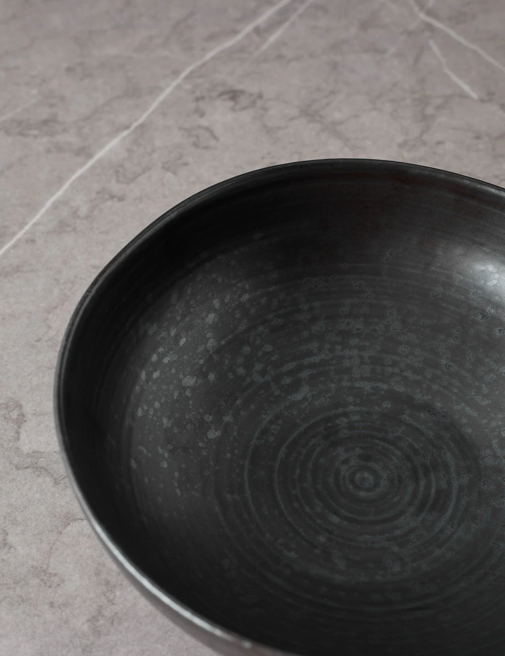 Weilan Low Serving Bowl, Black/Brown 6 Weilan Low Serving Bowl, Black/Brown - Image 4